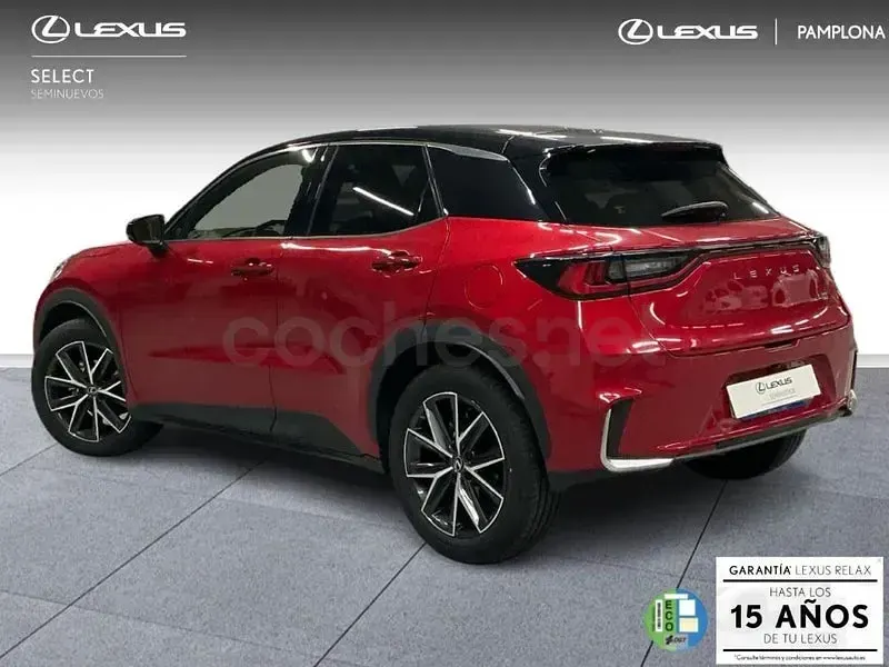 Usado Lexus LBX 136 CV (100 kW) 2025 Rojo SUV