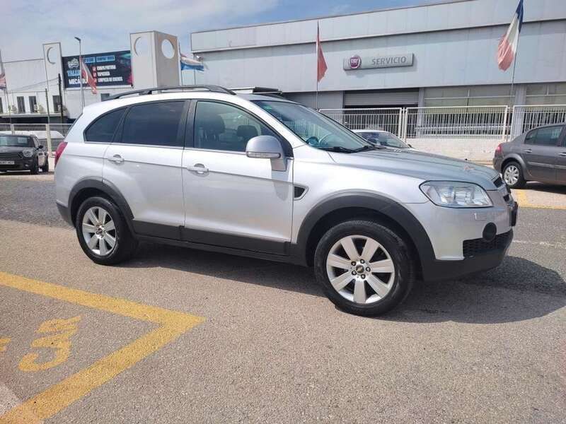 Plateado Usado 2009 Chevrolet Captiva SUV | 7900 € (Un poco caro) - Imagen 1/4