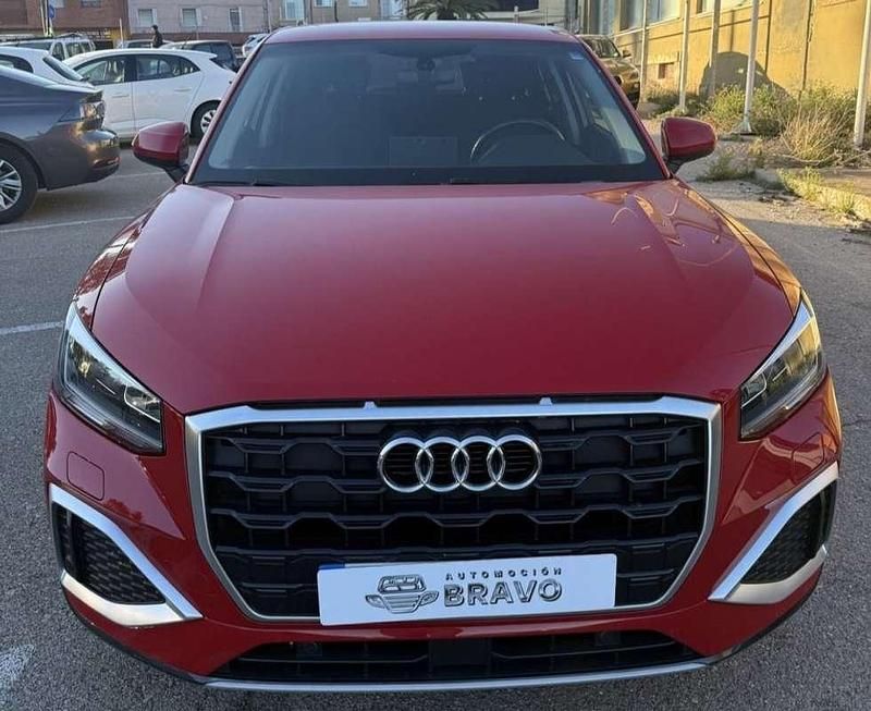Usado Audi Q2 Advanced Plus 116 CV (85 kW) 2021 Rojo SUV