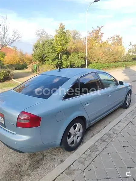Usado Audi A6 163 CV (119 kW) 2004 Gris / plata Berlina