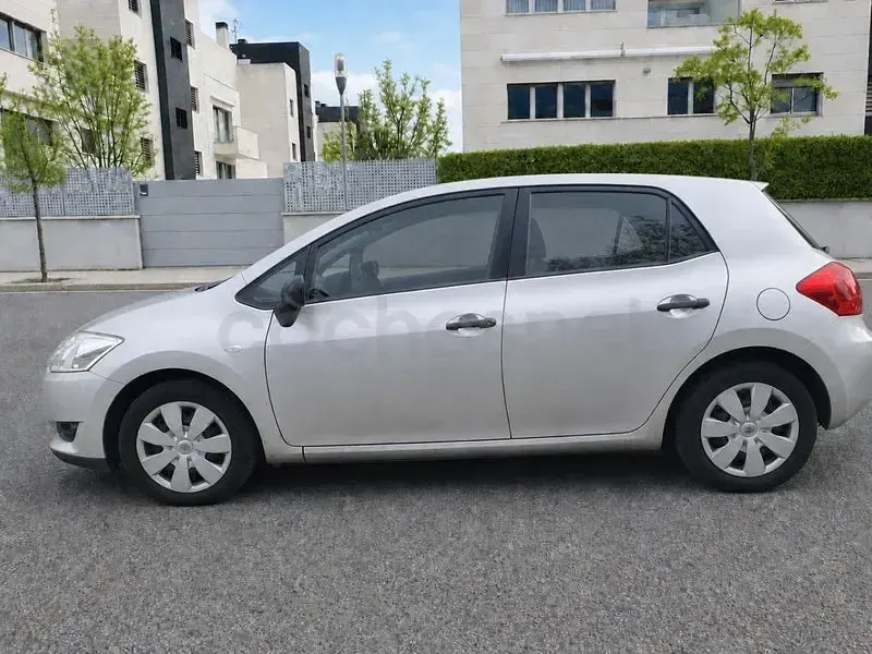 Usado Toyota Auris Luna 97 CV (71 kW) 2007 Beige Utilitario