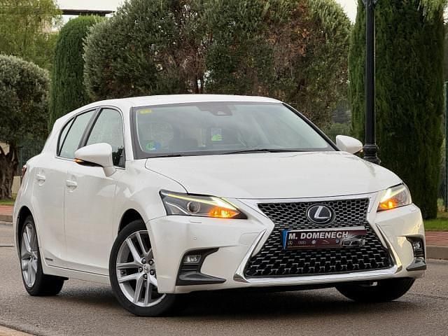 Blanco Usado 2015 Lexus CT200h Sport Line Utilitario | 22.900 € - Imagen 1/4