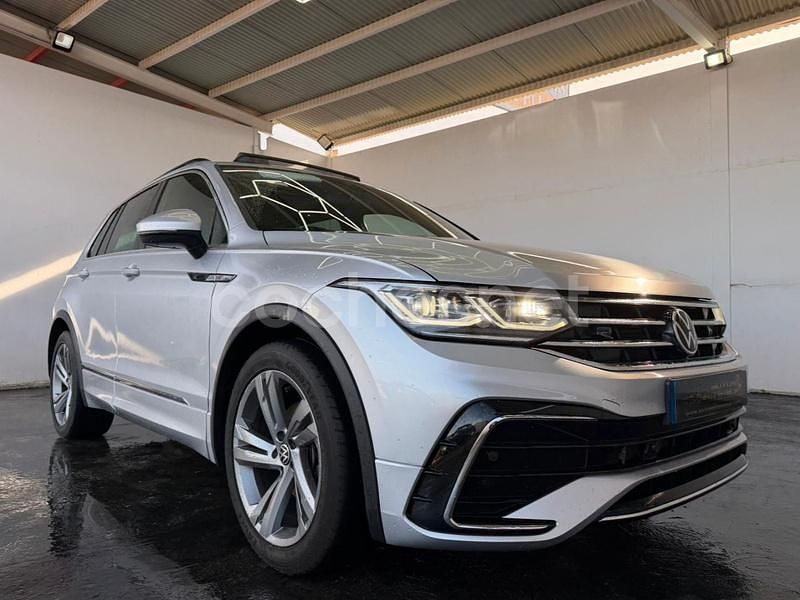 Usado VW Tiguan R-line 150 CV (110 kW) 2021 Gris / plata SUV