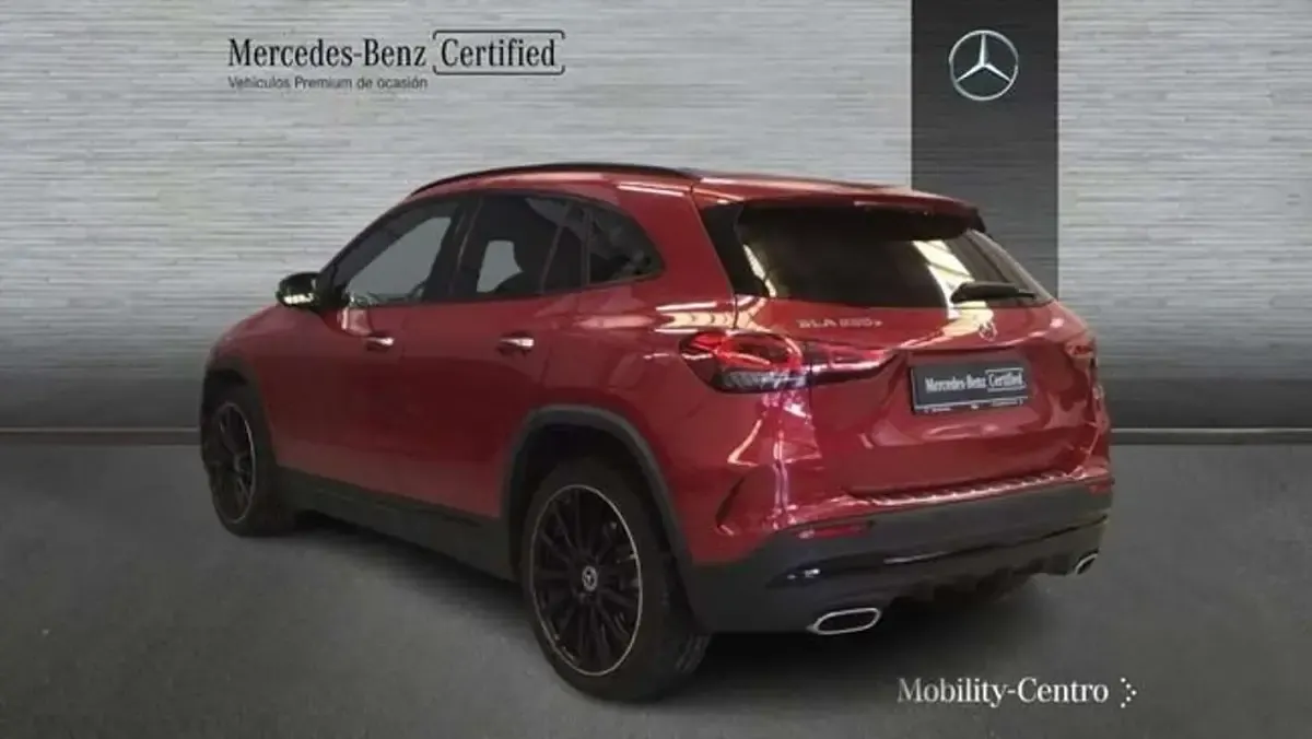 Usado Mercedes GLA250 218 CV (160 kW) 2022 Rojo SUV