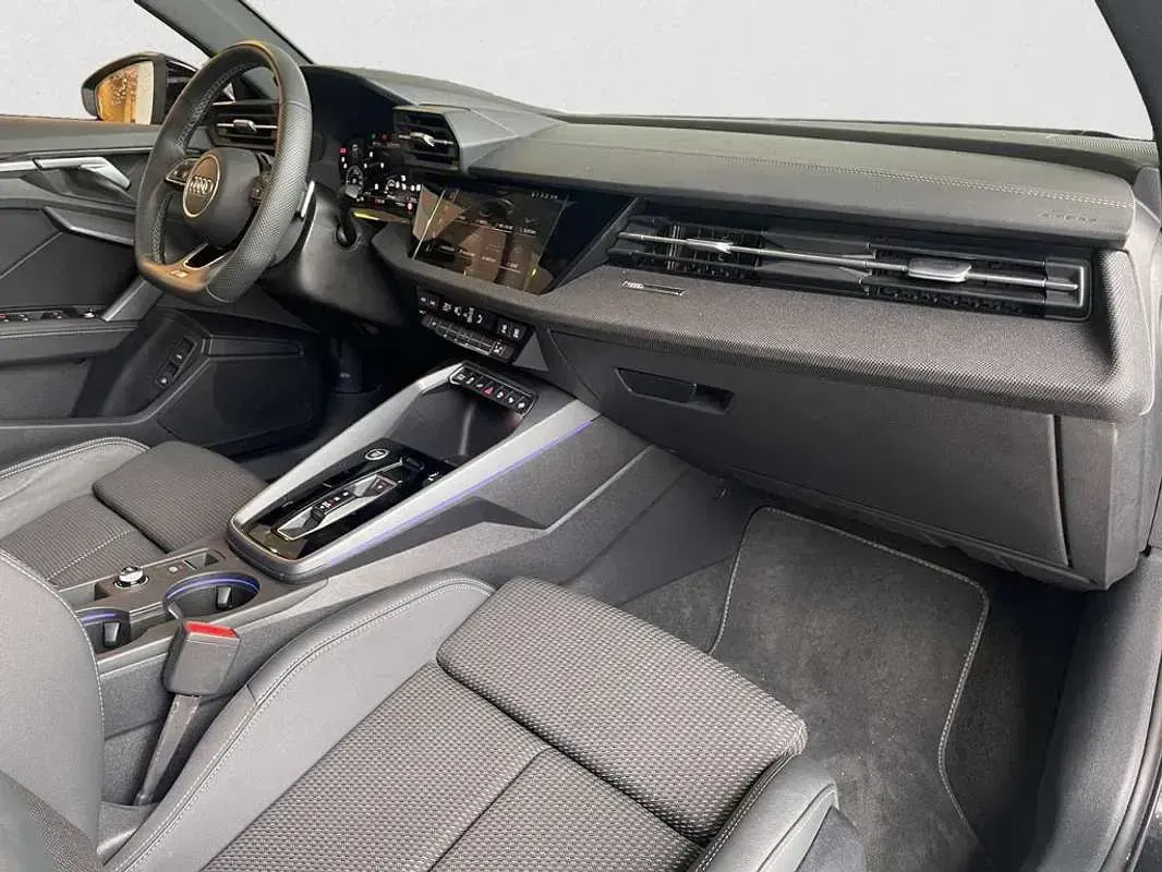 Usado Audi A3 Sportback e-tron S-Line 204 CV (150 kW) 2025 Negro Utilitario