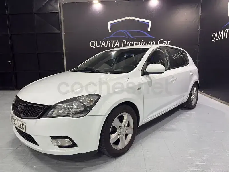 Occasion Kia Ceed Plus 90 PK (66 kW) 2012 Wit Hatchback