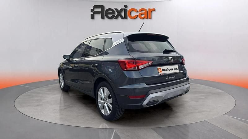 Usado Seat Arona Xperience 110 CV (80 kW) 2022 Azul SUV