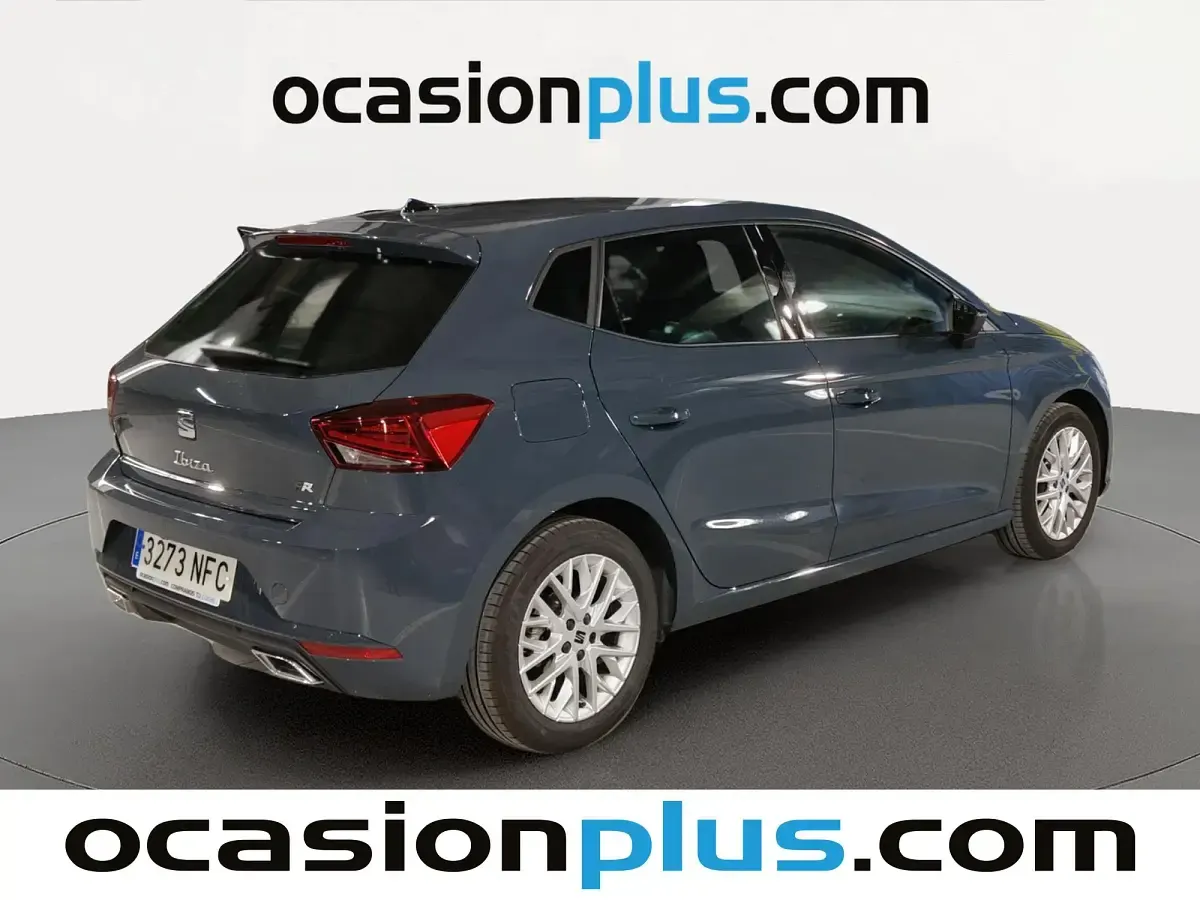 Usado Seat Ibiza FR 116 CV (85 kW) 2025 Rojo Utilitario