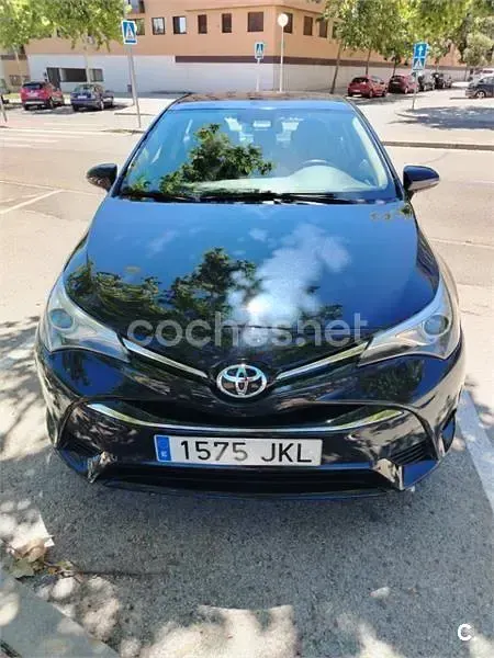 Usado Toyota Avensis Advance 143 CV (105 kW) 2015 Negro Berlina