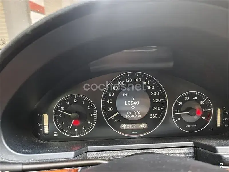 Usado Mercedes E200 Elegance 163 CV (119 kW) 2007 Beige Berlina