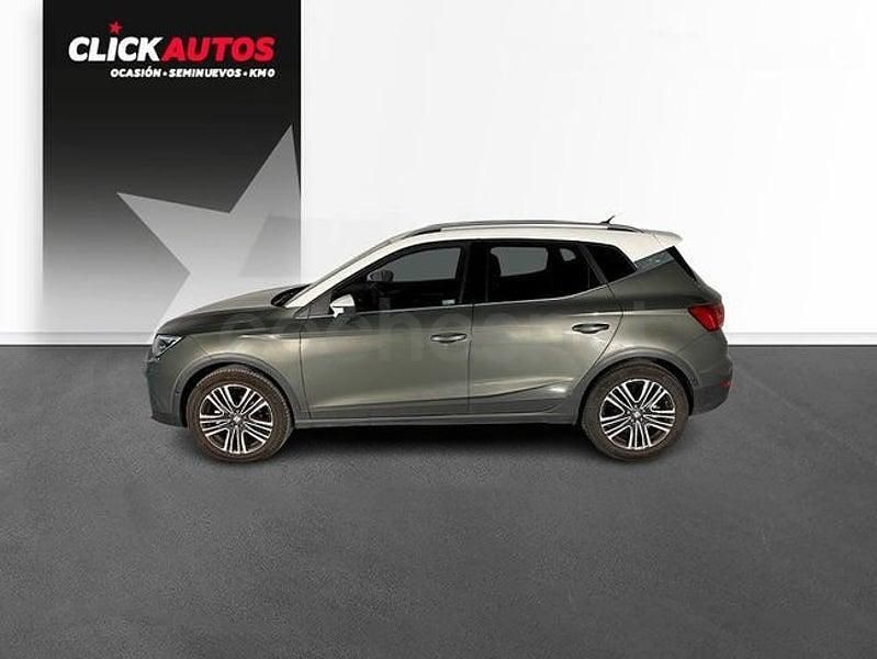 Usado Seat Arona Xperience 110 CV (80 kW) 2023 Gris / plata SUV