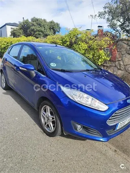 Usado Ford Fiesta Titanium 75 CV (55 kW) 2014 Azul Utilitario