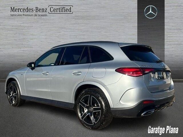 Usado Mercedes GLC300e 313 CV (230 kW) 2025 Plata hightech