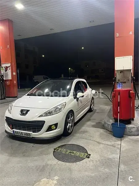 Usado Peugeot 207 GTi 155 CV (114 kW) 2010 Blanco Berlina