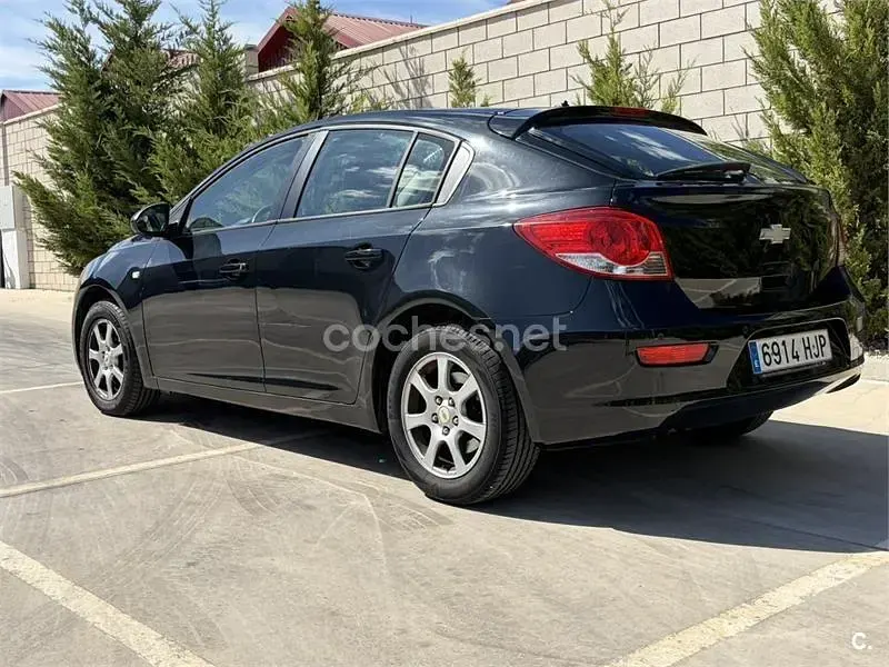 Usado Chevrolet Cruze LT 163 CV (119 kW) 2012 Negro Berlina