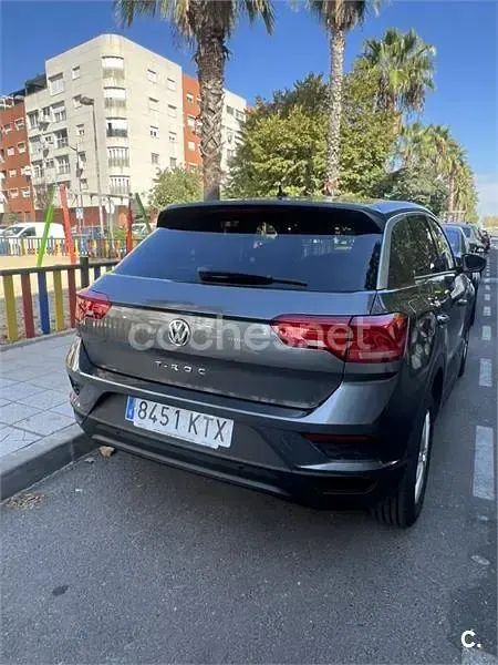 Usado VW T-Roc Edition 115 CV (84 kW) 2019 Gris / plata SUV