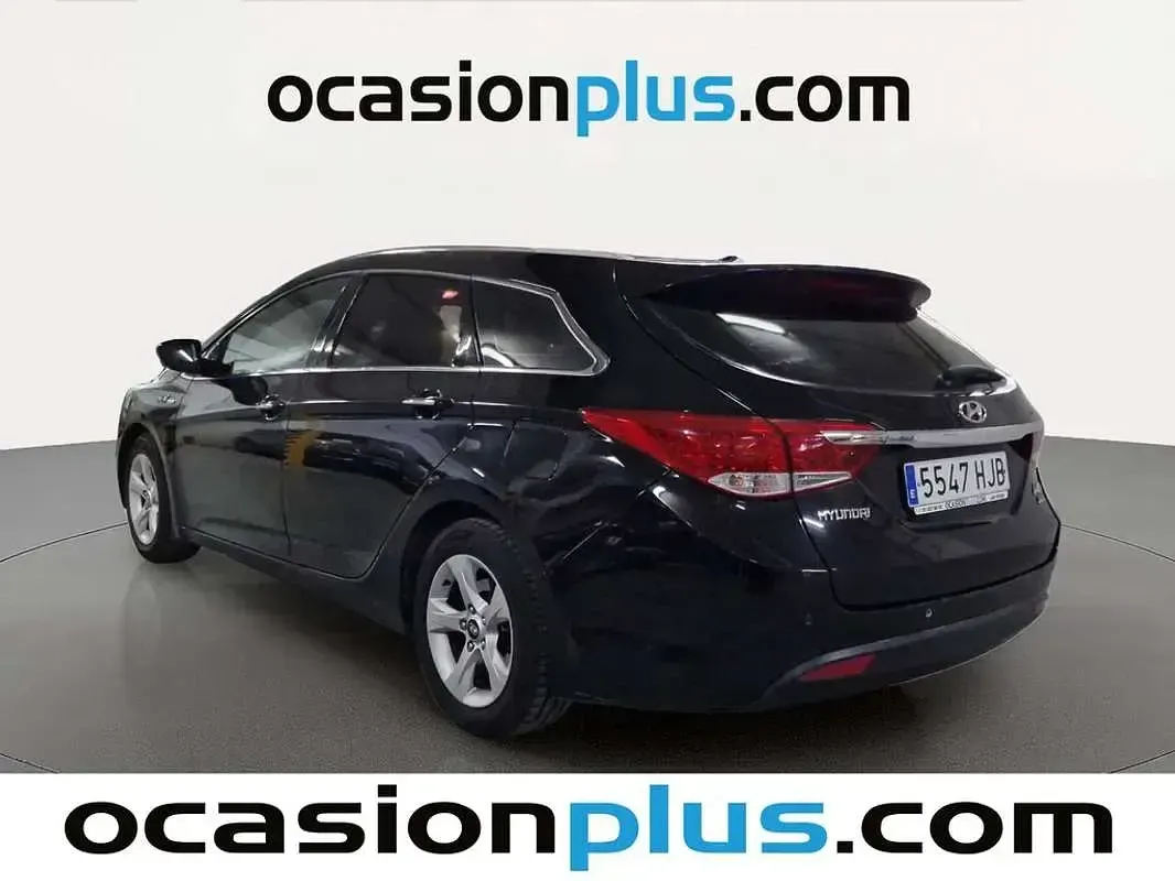 Usado Hyundai i40 GLS 136 CV (100 kW) 2012 Negro Familiar