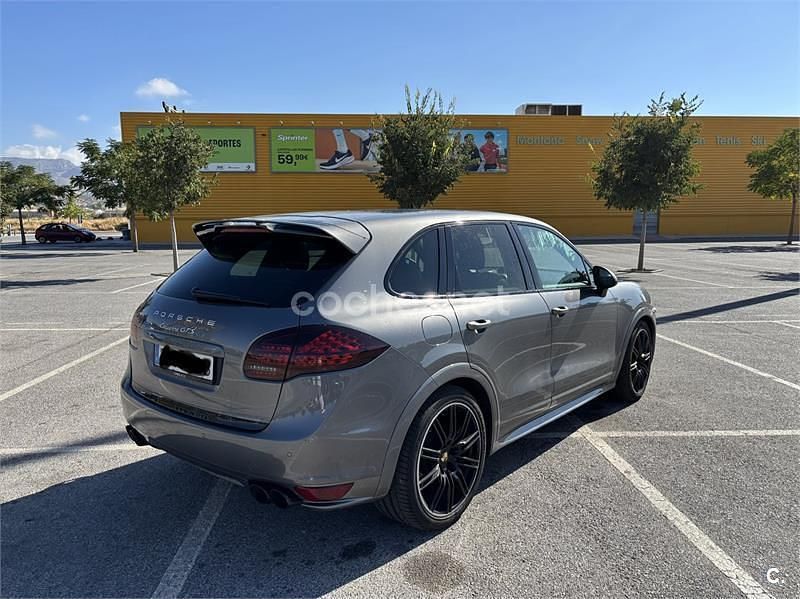 Usado Porsche Cayenne 420 CV (308 kW) 2012 Gris / plata SUV