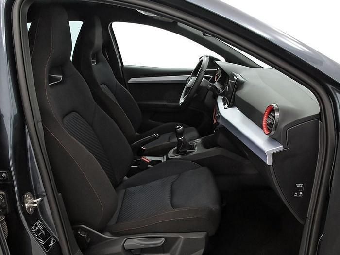 Usado Seat Ibiza FR 115 CV (84 kW) 2025 Gris Berlina