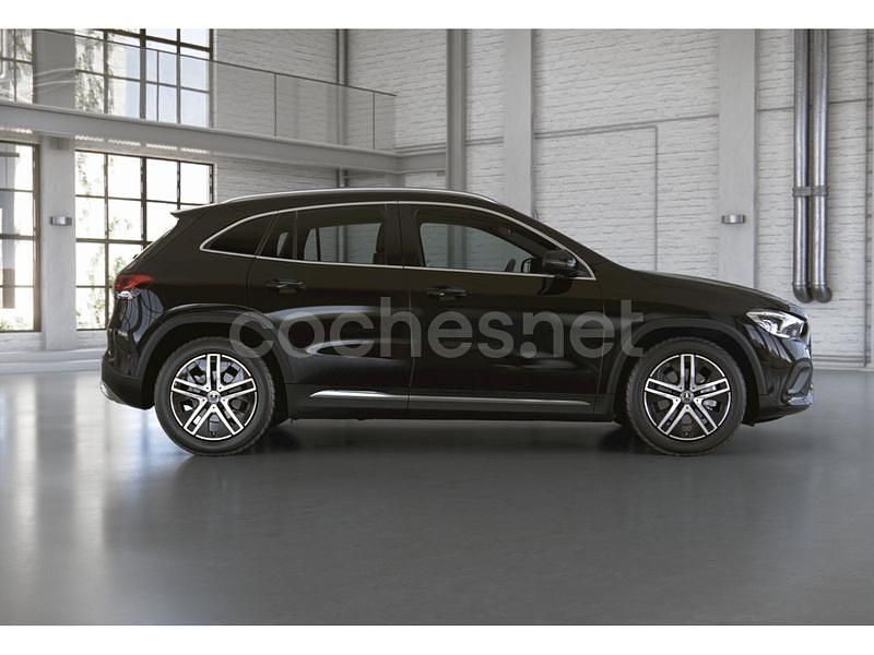 Usado Mercedes GLA200 Progressive 150 CV (110 kW) 2023 Nachtschwarz  unilack SUV