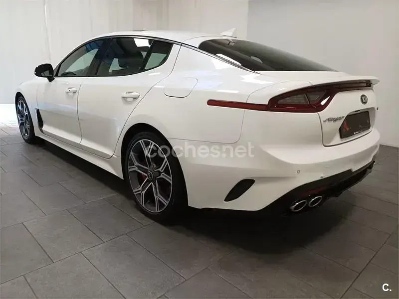 Usado Kia Stinger GT 366 CV (269 kW) 2020 Blanco Utilitario