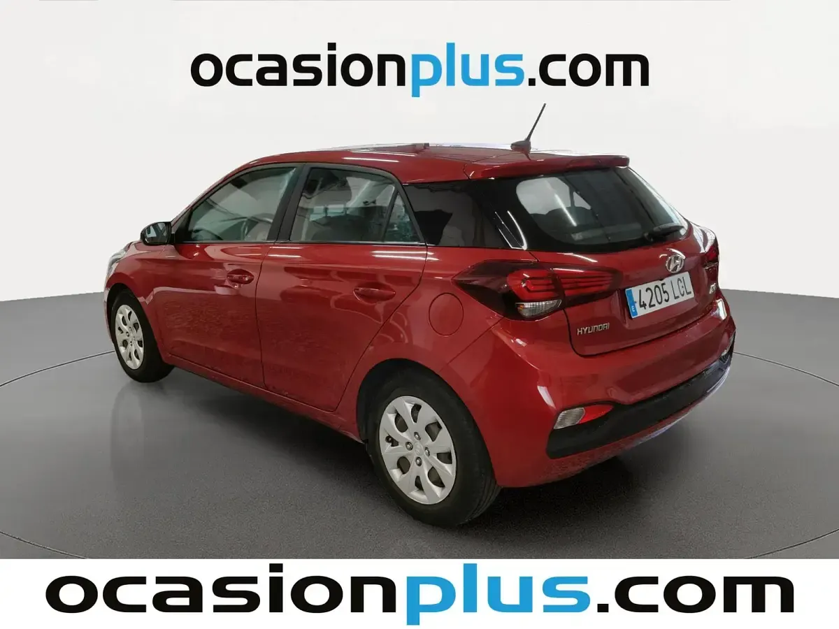 Usado Hyundai i20 75 CV (55 kW) 2019 Rojo Utilitario