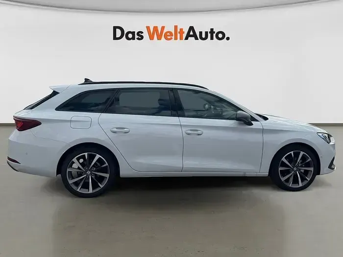 Usado Seat Leon FR 150 CV (110 kW) 2025 Blanco Familiar