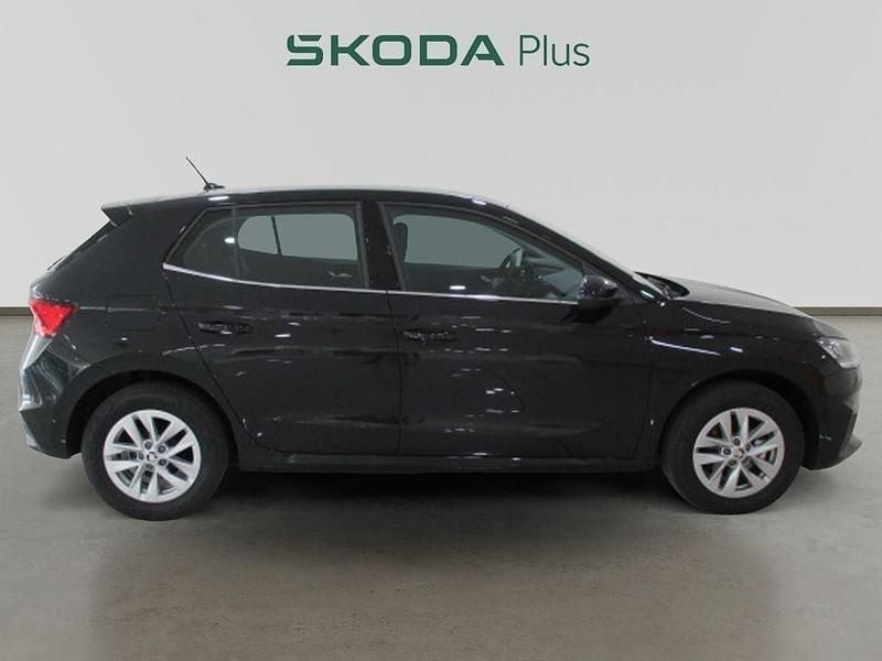 Usado Skoda Fabia Ambition 80 CV (58 kW) 2022 Negro Utilitario