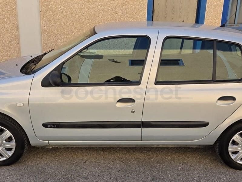 Usado Renault Clio II Authentique 65 CV (47 kW) 2004 Azul Berlina