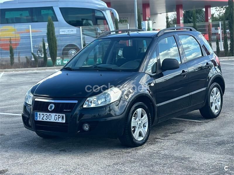 Negro Usado 2009 Fiat Sedici Dynamic SUV | 3499 € - Imagen 1/4