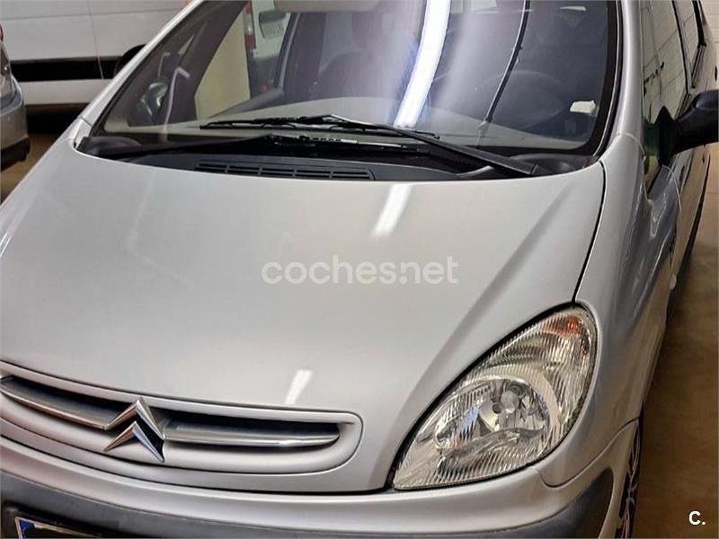 Gris / plata Usado 2002 Citroën Xsara Picasso Monovolumen | 2500 € (Precio justo) - Imagen 1/4
