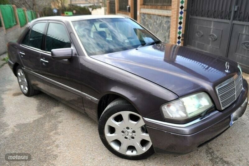 Usado Mercedes C250 Elegance 113 CV (83 kW) 1993 Gris Berlina