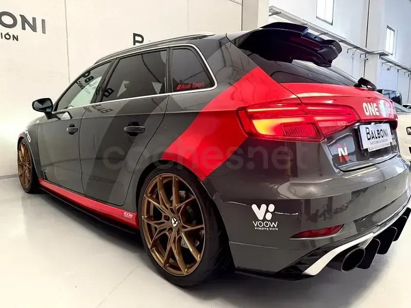 Usado Audi RS3 400 CV (294 kW) 2018 Gris / plata Berlina