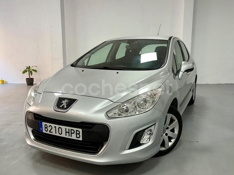 Gris / plata Usado 2013 Peugeot 308 Access Berlina | 6900 € (Precio justo) - Imagen 1/4
