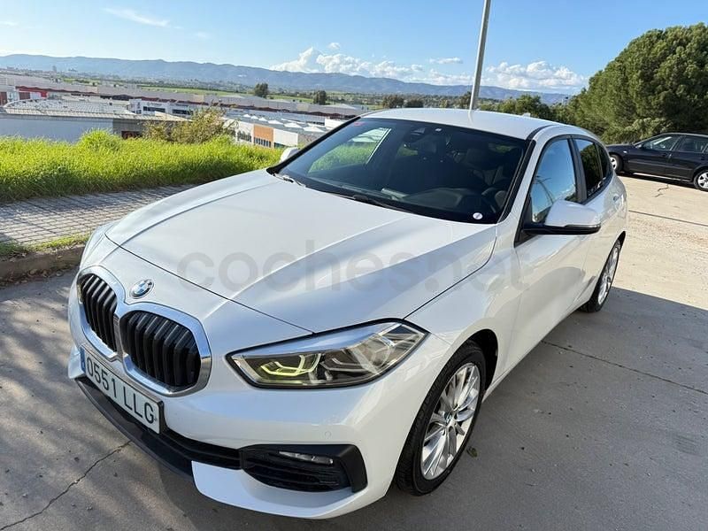 Usado BMW 118 Comfort Edition 150 CV (110 kW) 2020 Blanco Utilitario