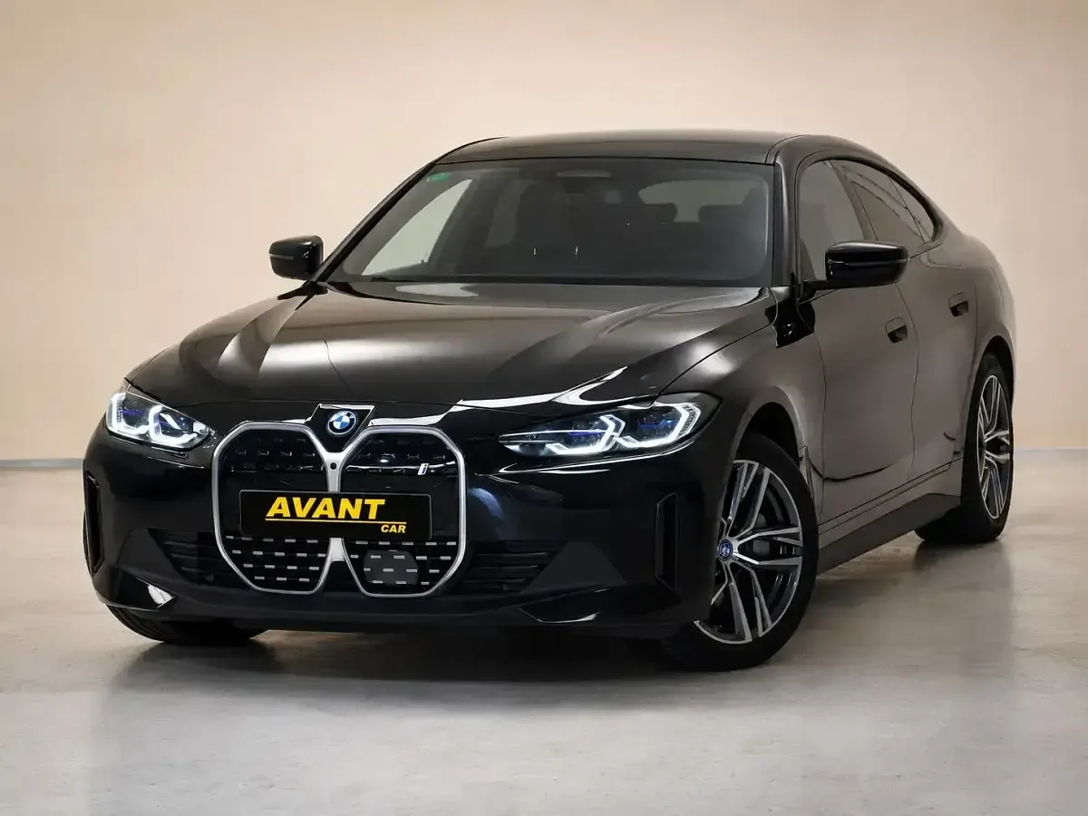 Usado BMW i4 250 kW (340 CV) 2022 Beige Berlina