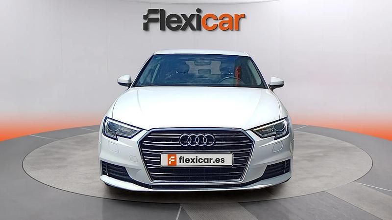 Usado Audi A3 Premium 117 CV (86 kW) 2019 Blanco Berlina