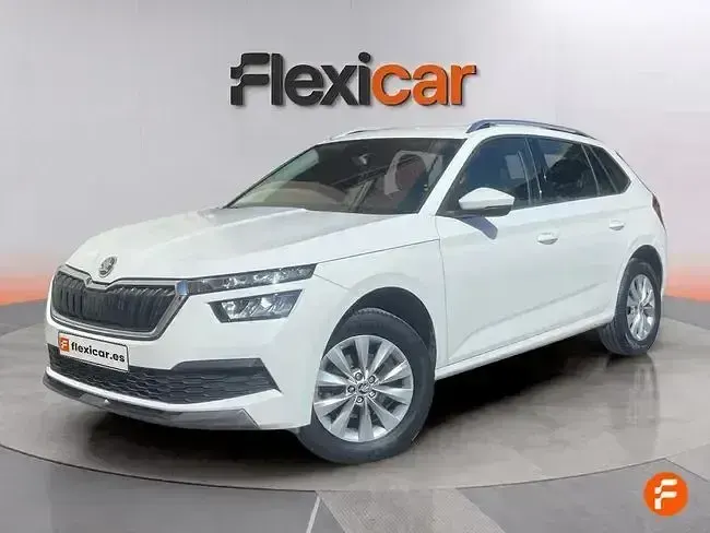 Usado Skoda Kamiq Active 95 CV (69 kW) 2021 Blanco SUV