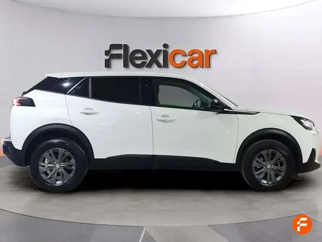 Usado Peugeot 2008 Active 110 CV (80 kW) 2022 Blanco SUV