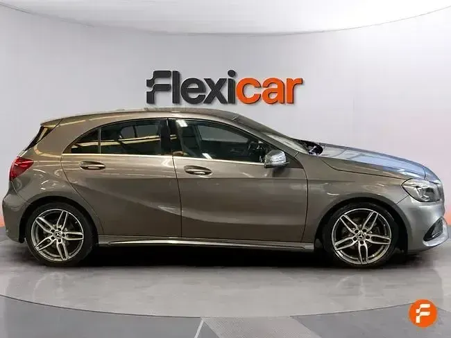 Usado Mercedes A200 Urban 136 CV (100 kW) 2017 Gris Utilitario