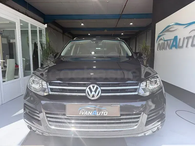 Usado VW Touareg 240 CV (176 kW) 2010 Negro SUV