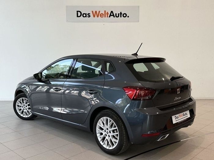 Gris Usado 2024 Seat Ibiza FR | 17.990 € (Precio justo) - Imagen 1/4
