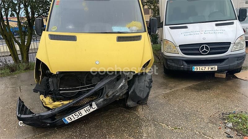 Usado Mercedes Sprinter 95 CV (69 kW) 2011 Amarillo Van