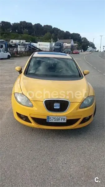 Usado Seat Leon Reference 140 CV (102 kW) 2007 Amarillo Utilitario