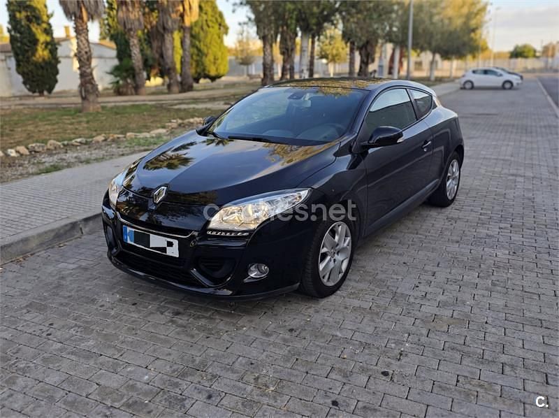 Usado Renault Mégane Dynamique 115 CV (84 kW) 2013 Negro Berlina