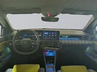 Usado Renault 5 E-Tech Iconic 110 kW (150 CV) 2024 Blanco Berlina