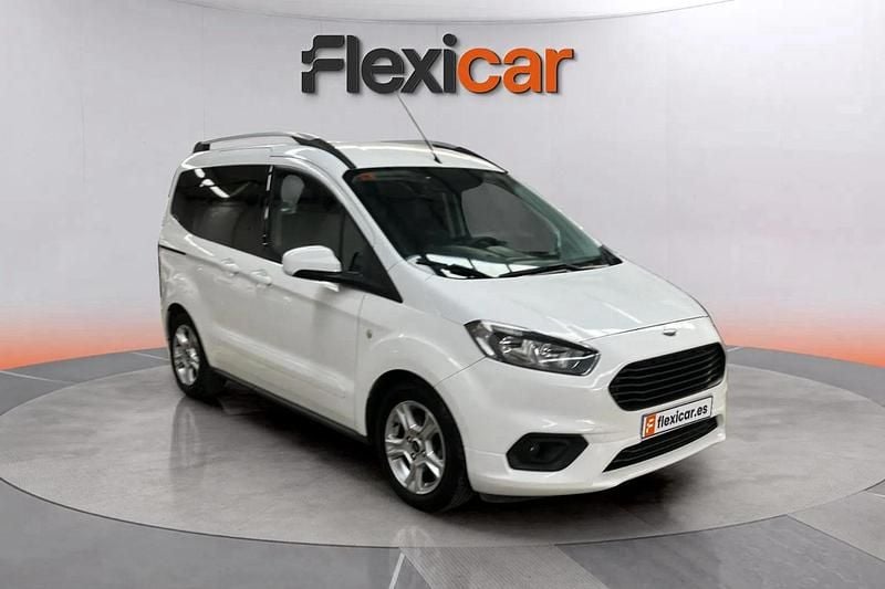 Usado Ford Tourneo Courier Titanium 100 CV (73 kW) 2019 Blanco Monovolumen