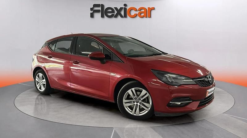 Usado Opel Astra Business Elegance 145 CV (106 kW) 2020 Rojo Familiar