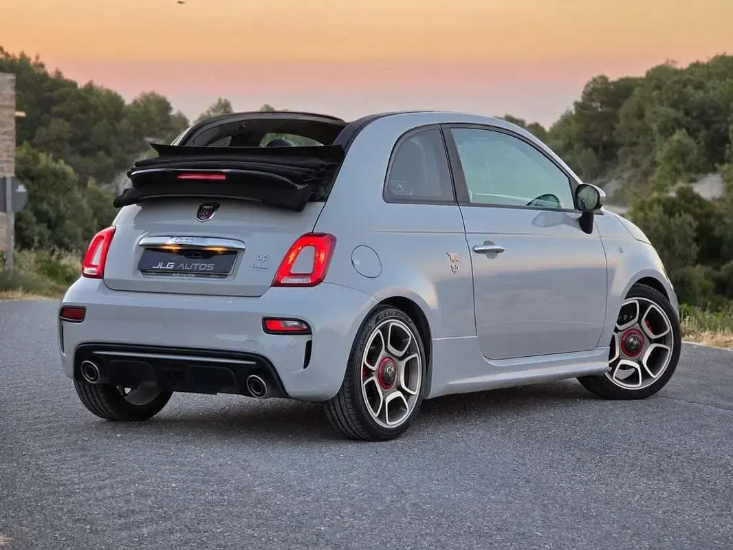 Usado Abarth 595C Turismo 165 CV (121 kW) 2021 Gris Descapotable