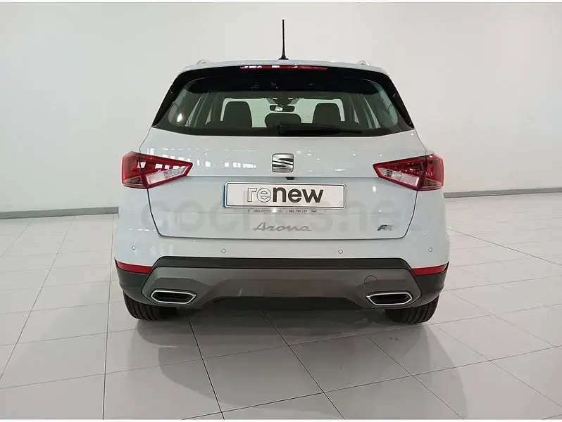 Usado Seat Arona FR 110 CV (80 kW) 2023 Blanco SUV